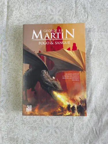 Fogo & Sangue Volume 1, De George R. R. Martin. Editora Suma, Capa Mole Em Português
