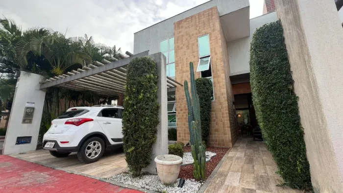 Duplex disponível para venda no condomínio de alto padrão, Reserva Real...