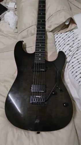 Guitarra Benson Hardy modern
