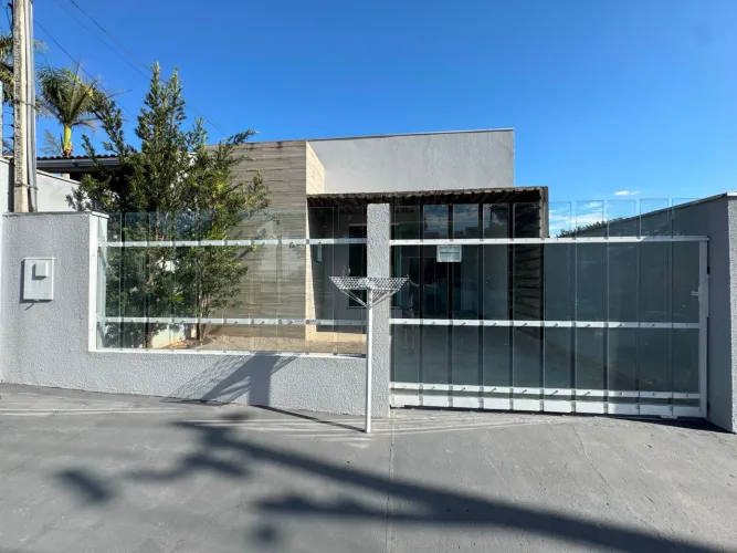 VENDO CASA JD. COLINA VERDE