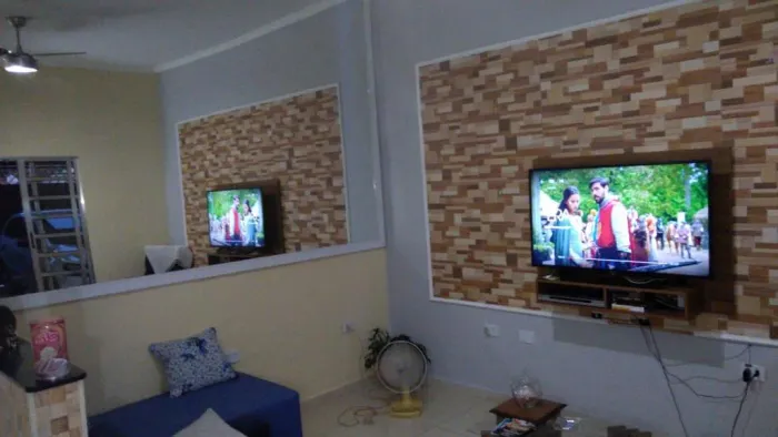 Sobrado em Rua Vinte e Quatro - Cumbica - Guarulhos/SP