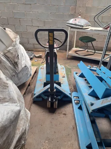 TRANSPALETE PARA TROCA DE BATERIA PALETRANS