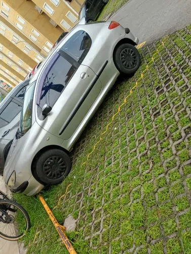Peugeot 206 Presence 1.4/ 1.4 Flex 8V 3P 2005
