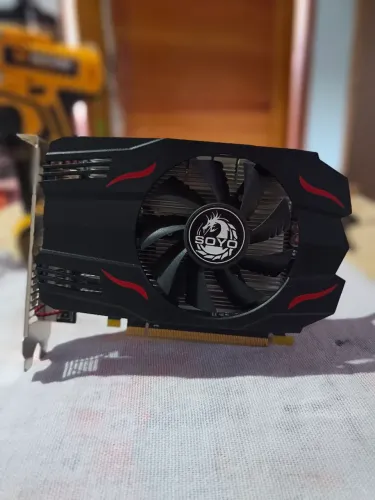 RX 550 4GB GDDR5 AMD SOYO Gamer ? Roda GTA V, Valorant e CS2 COM FOLGA 