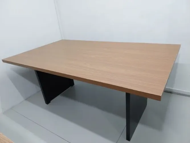 Mesa de escritório para reunião