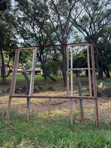 Porta velha (sucata)
