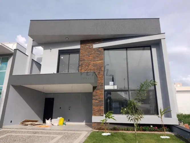 Casa 4 Quartos à Venda no Condomínio Golden Park em Hortolândia