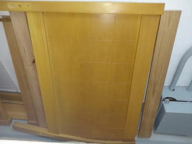 Vende-se cama de solteiro