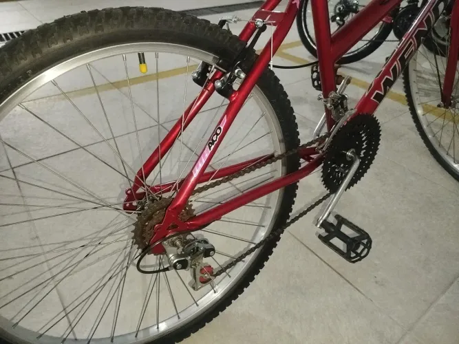 Bike Wendy aro 26 Feminina - Única Dona, Revisada e com cesta (R$ 450,00).