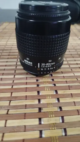 NIKON D50 - ACOMPANHA LENTE SONY, 2 CARTOES DE 2 GB E 1 BATERIA