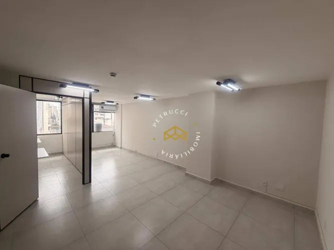 SALA COMERCIAL PARA ALUGAR NO EDIFÍCIO BANCO DE BOSTON - LOCALIZAÇÃO PRIVILEGIADA EM CAMPI