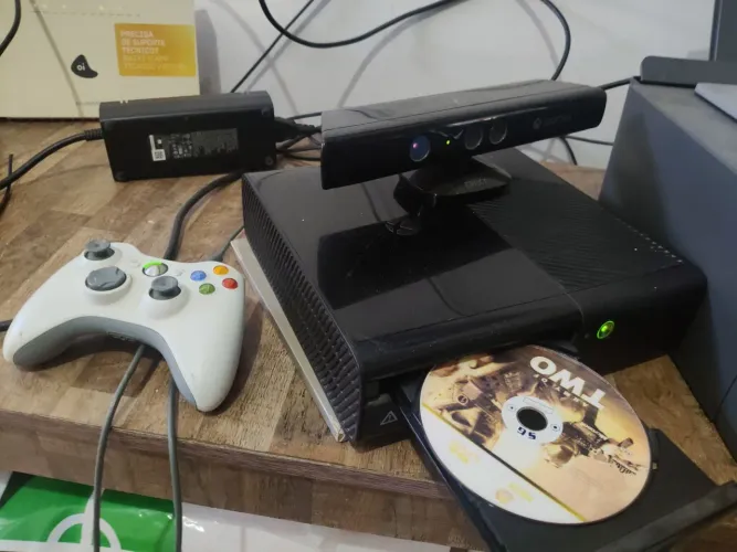 xbox 360, desbloqueado, 1 manete original, Kinect, +10 jogos