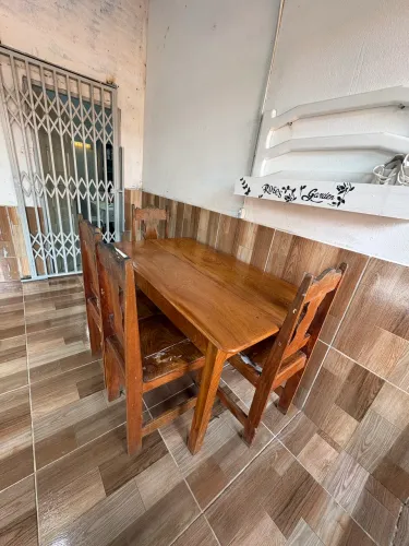 Conjunto mesa de madeira 