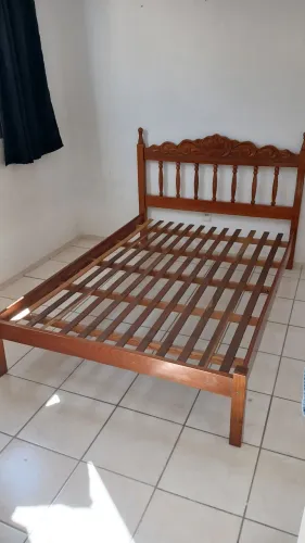 Cama madeira maciça