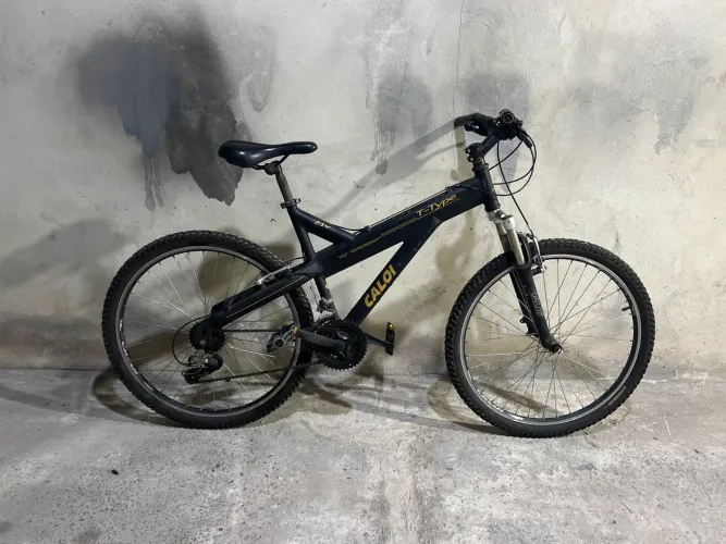 Bicicleta Caloi, aro 26 (seminova)