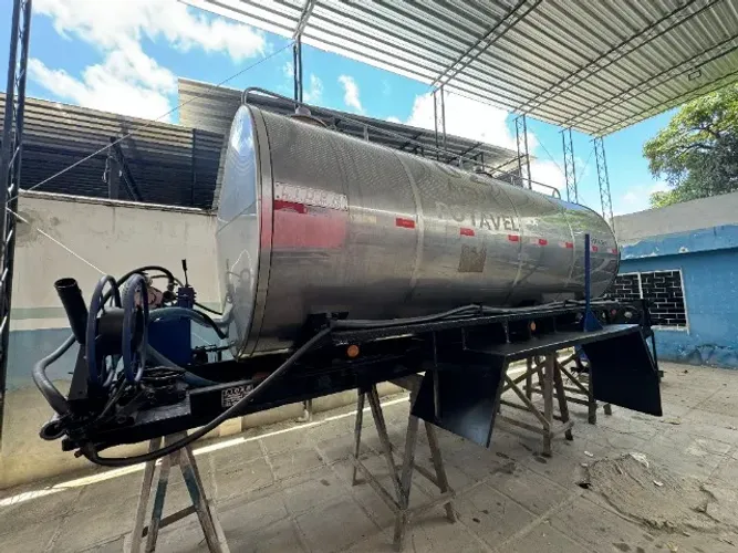 TANQUE DE INOX 2012 - 8 MIL LITROS