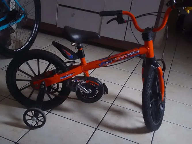 Vendo uma Bicicleta seminova