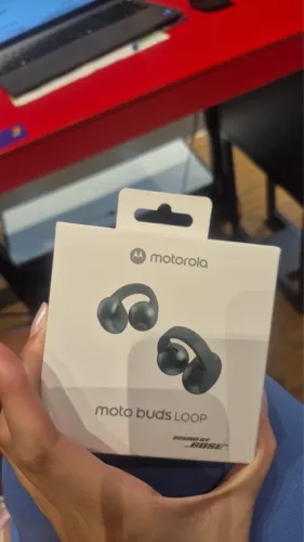Moto Buds Loop Sound by Bose