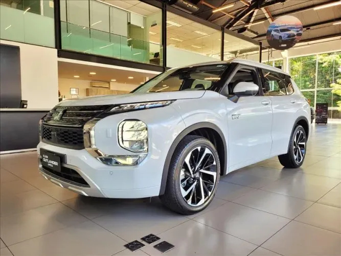 Mitsubishi Outlander HPE-S 2.4 4X4 AUT (híbrido) 2026