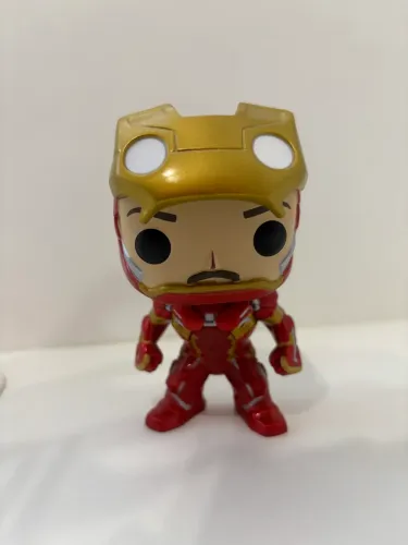 Funko pop Marvel Homem de Ferro #136 do filme Guerra Civil  