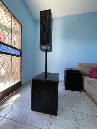 Kit sub tipo torre. LS 15+caixa alta 1000 watts rms.
