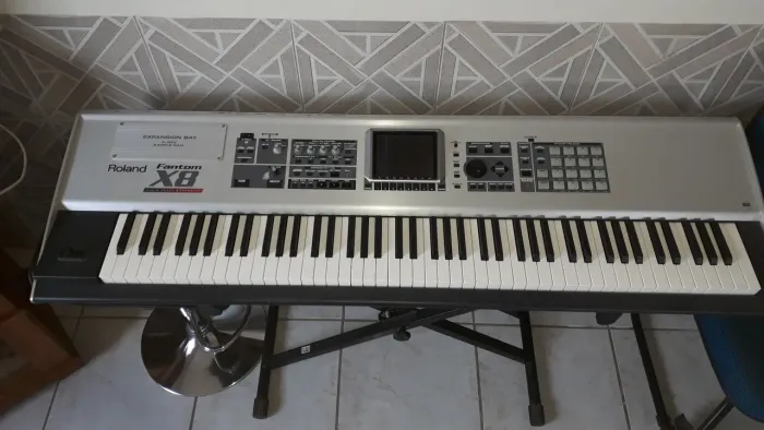 Teclado Roland Fantom X8