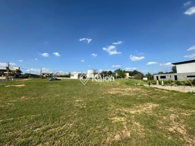 Terreno à venda no Condomínio Villas do Golfe em Itu (SP).