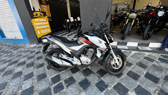 HONDA CB 250 TWISTER 2026 LINDA!