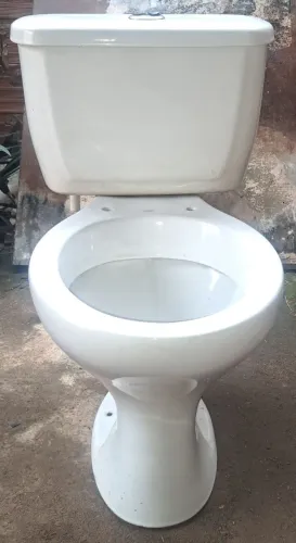 Vaso Sanitário mais caixa acoplada grande Incepa !