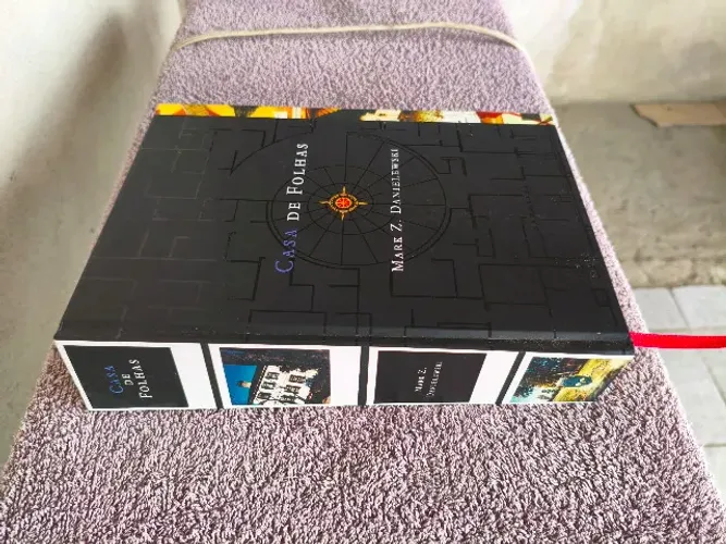 Livro casa de folhas