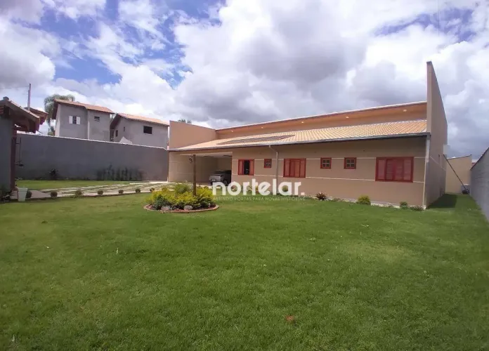 Chácara em Jarinu/SP, com 5 suítes,7 banheiros, 10 vagas, área total 2.450,00 m², área con