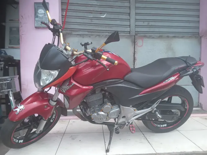 Cb300 Vermelha 2011 tudo pago