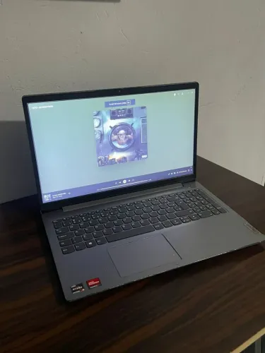 notebook Lenovo IdeaPad com processador AMD Ryzen 5 5500U