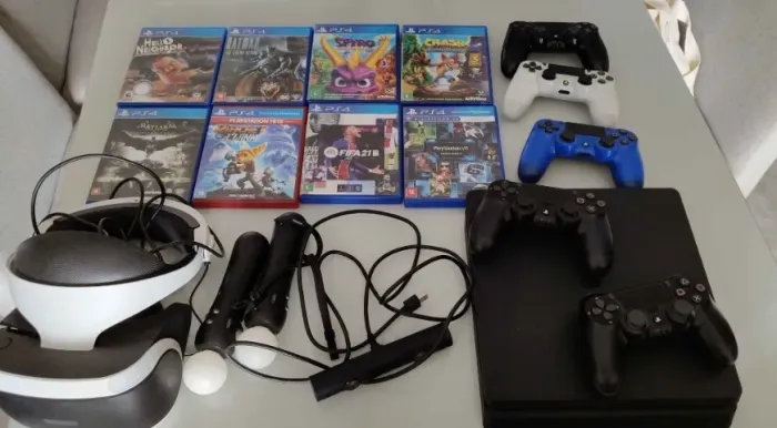 PS4 + VR + 5 controles + 8 jogos 