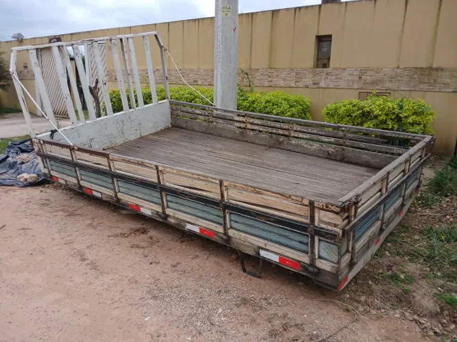 Carroceria de madeira para iveco , sprinter chassi , master chassi
