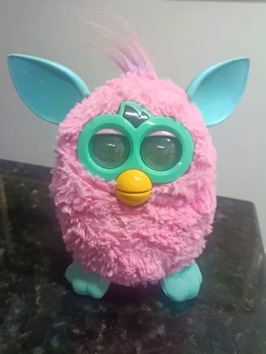 Furby funcionando perfeitamente