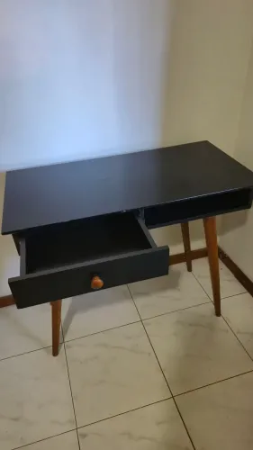 Mesa aparador preta com gaveta
