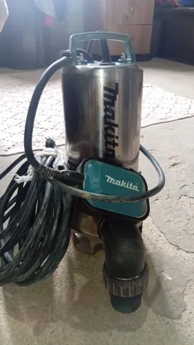 Bomba sapo makita