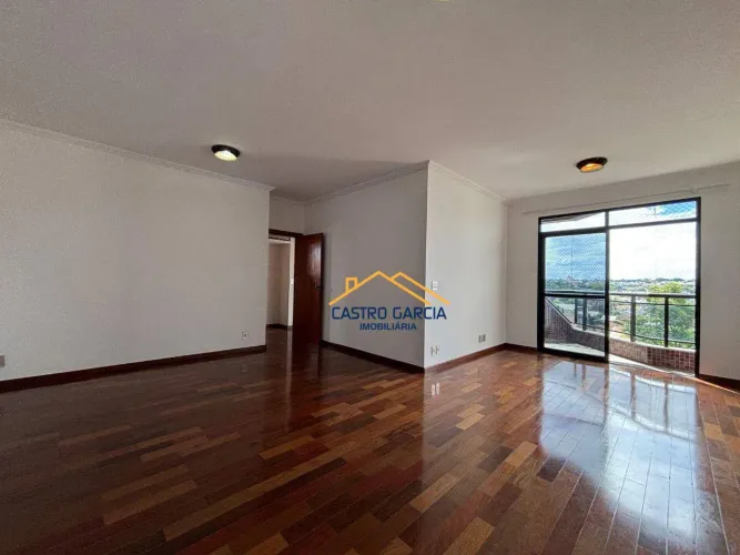 Apartamento com 3 quartos para alugar, contendo 113 m² de área útil no Edifício Solar Itap