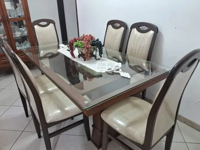 Mesa de Jantar em Madeira Maciça + 6 Cadeiras