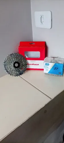 Catraca Sunrace prateada 7 velocidade 11/34 +corrente