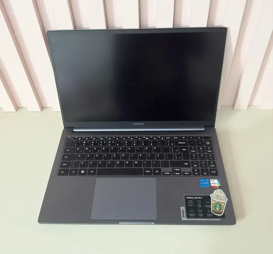 Samsung Galaxy Book4 i5 13ª Geração | 8GB | SSD 256GB | Iris Xe | Full HD