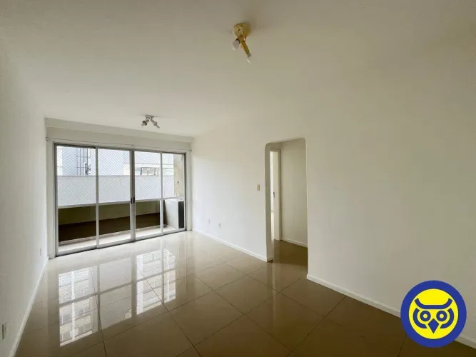 Apartamento para locação no Centro de Florianópolis 2 dormitórios, sacada e 1 vaga de gar