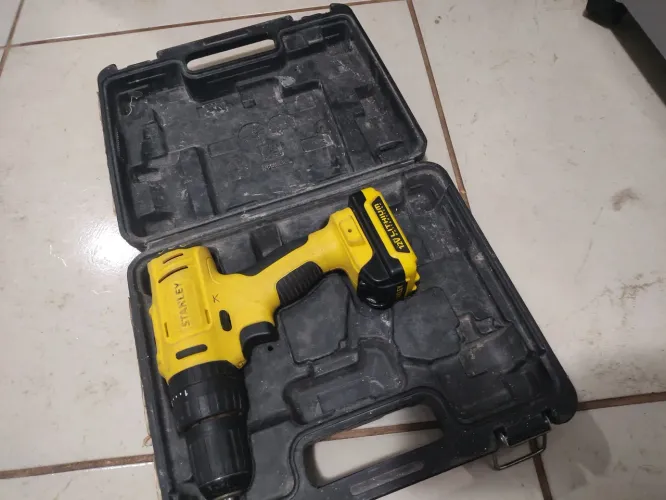 Parafusadeira furadeira Stanley 12v original