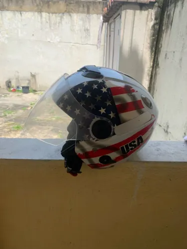 Capacete