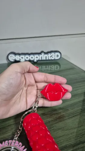Abridor de lata- chaveiro formato beijo