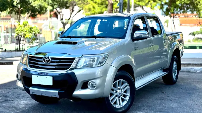 Toyota Hilux CD SRV D4-d 4X4 3.0 TDI Diesel AUT 2013