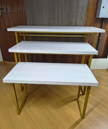 Conjunto de Mesa Expositora para Loja