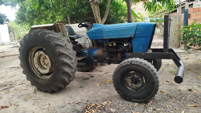 Vendo trator Ford 3 cilindros