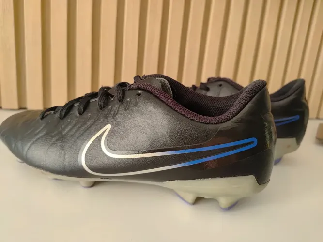 Chuteira nike campo e futsal tiempo 10, 100 reais cada